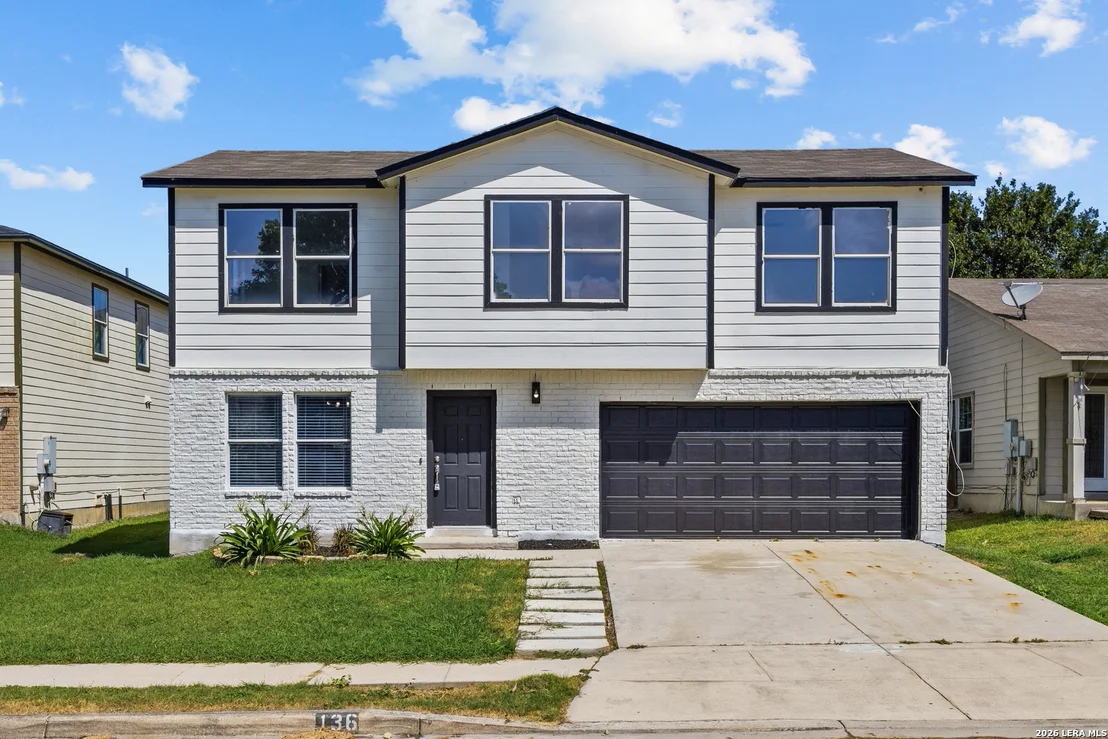 Photo of 136 Gatewood Bay