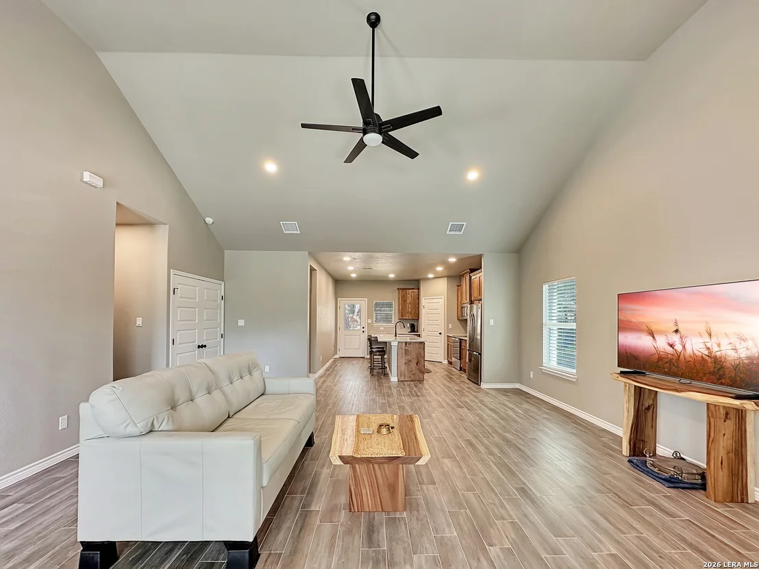 Photo of 197 SPRING MOUNTAIN DR