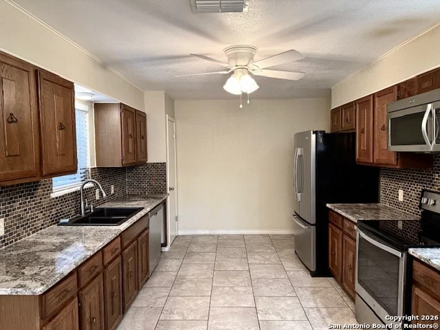 Photo of 1104 Newhall