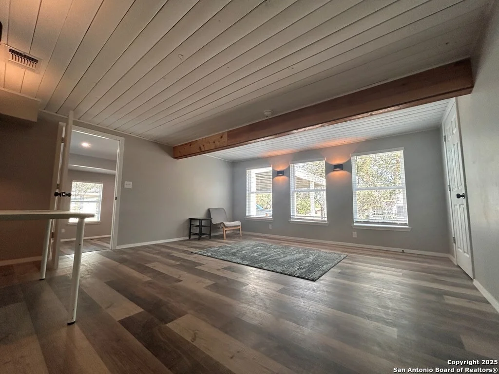 Photo of 308 N Berry