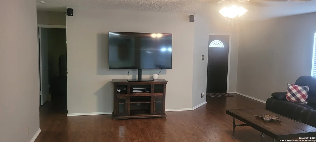 Photo of 7006 Raintree