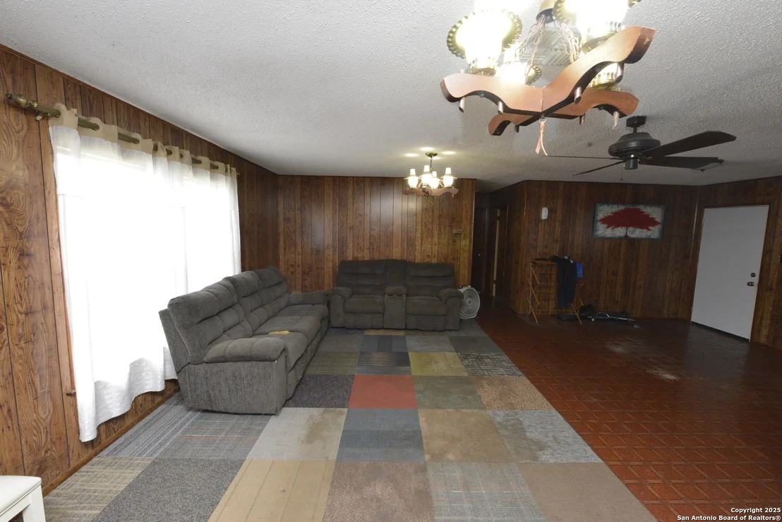 Photo of 633 Tolle