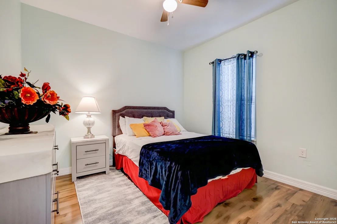 Photo of 1503 Edison Dr