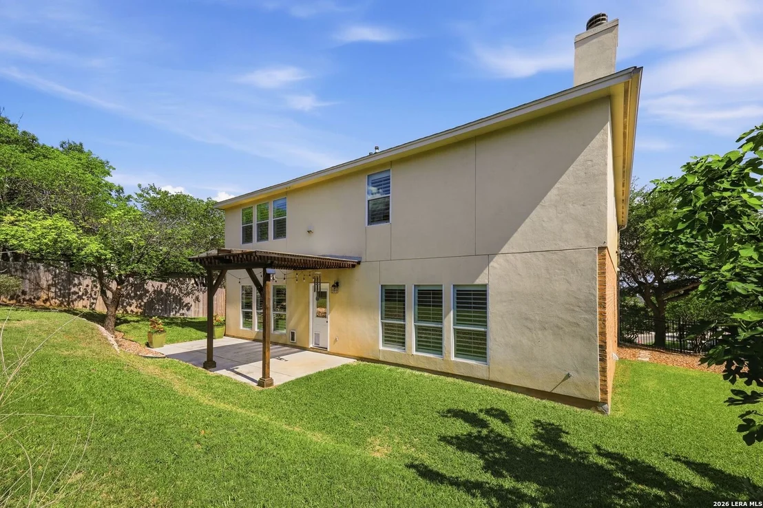 Photo of 831 Queens Oak