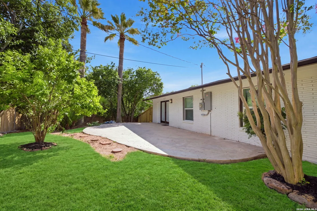 Photo of 6818 MOSS OAK DR