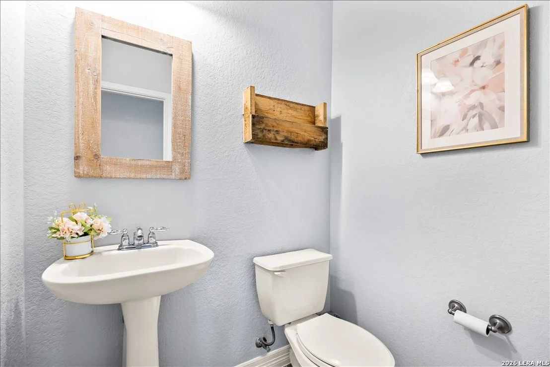 Photo of 430 White Cyn