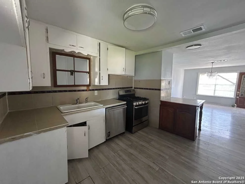 Photo of 1438 Drury