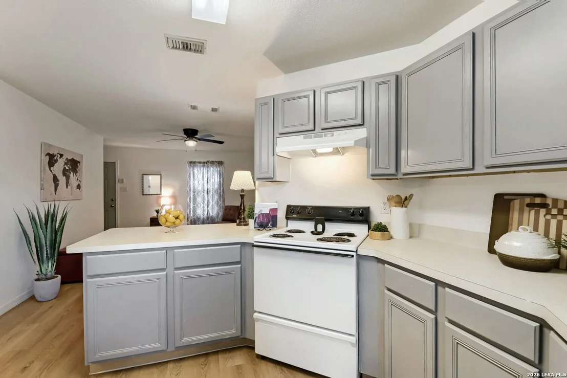 Photo of 9647 SEKULA DR