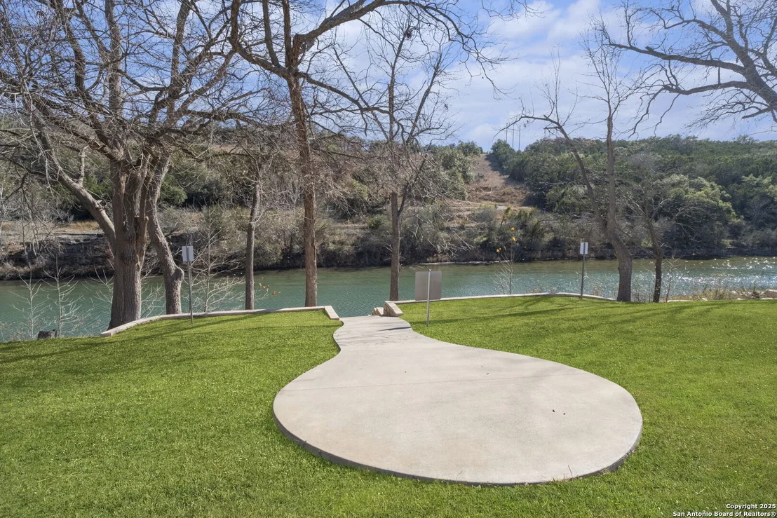 Photo of 902 Bingham Lane