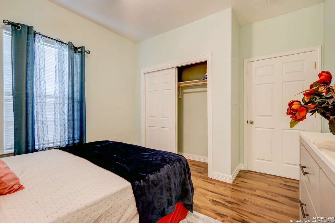 Photo of 1503 Edison Dr