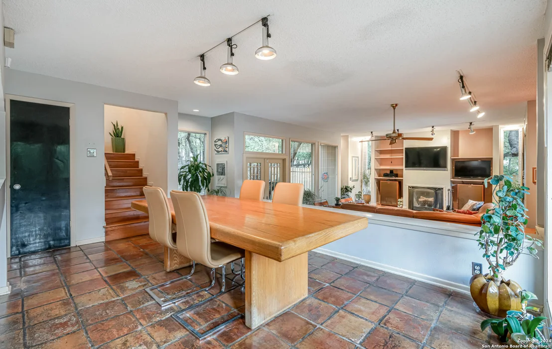 Photo of 2102 COPPER HILL DR