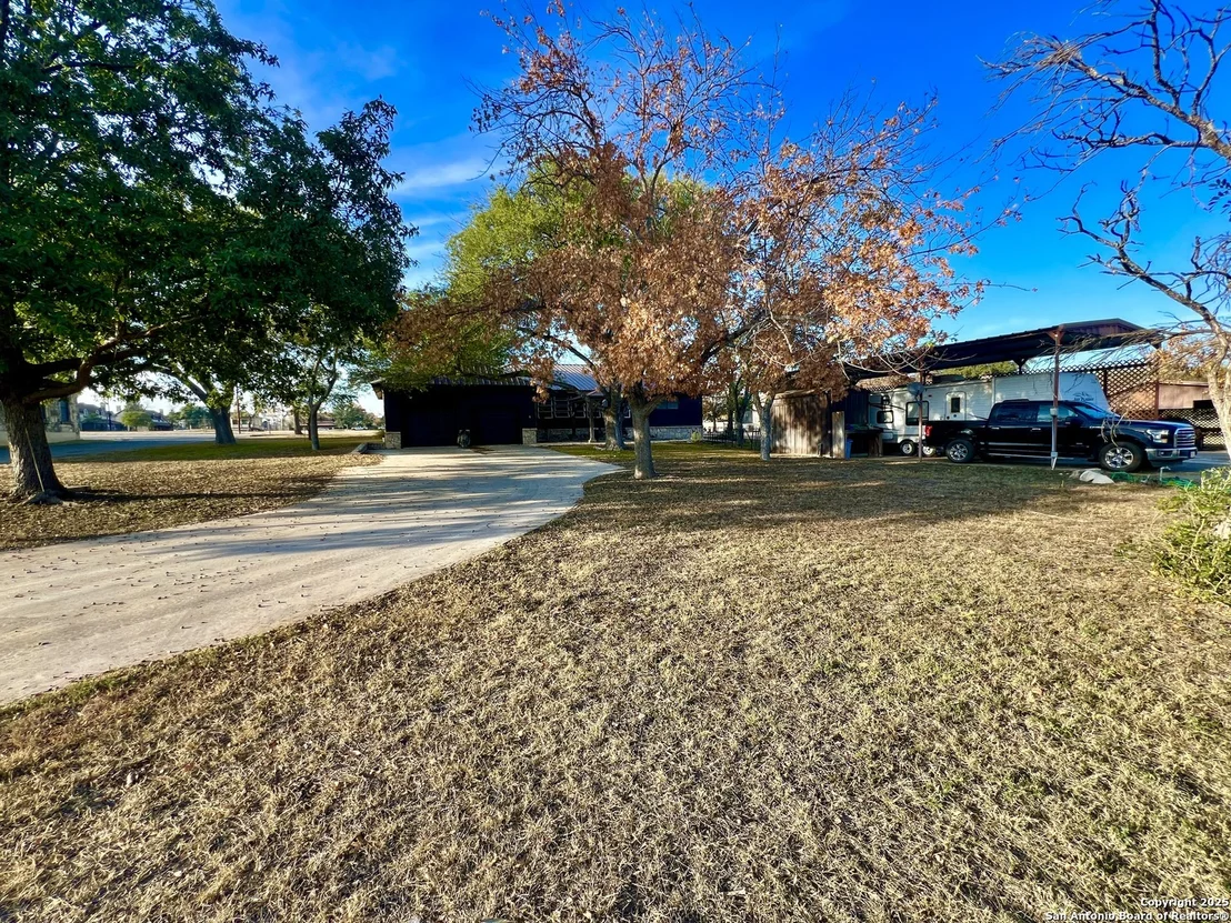Photo of 433 Fort Clark Rd