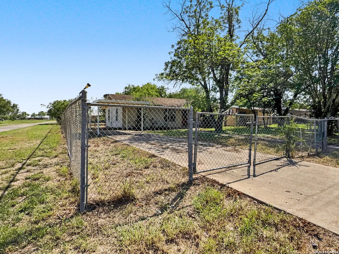 Photo of 517 E Daniel