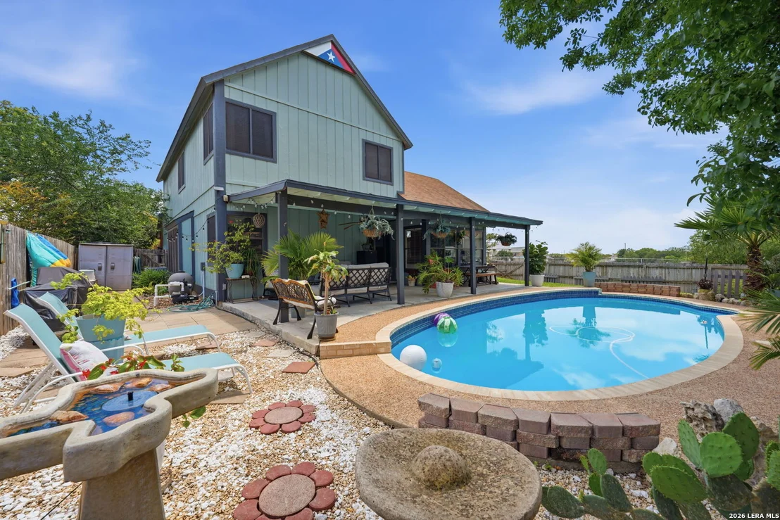 Photo of 302 HORNBEAN LN