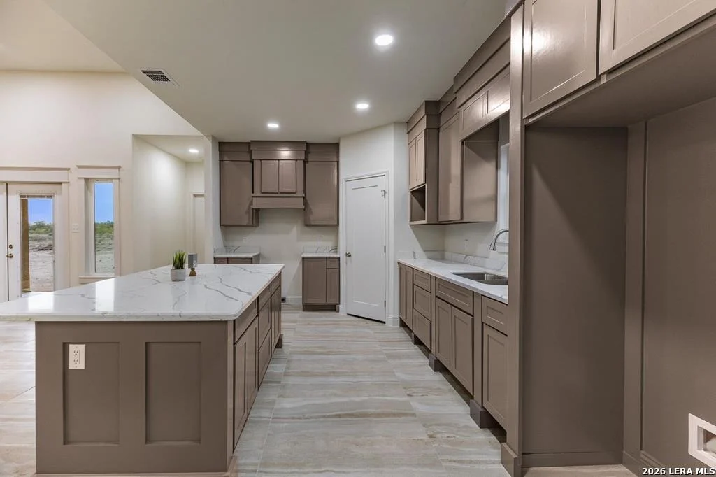 Photo of 825 Ceniza Dr.