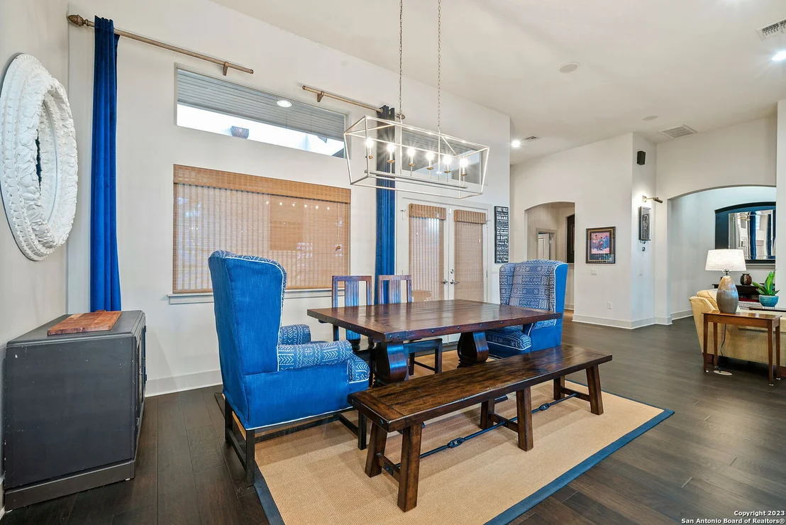 Photo of 8 Benchwood Cir