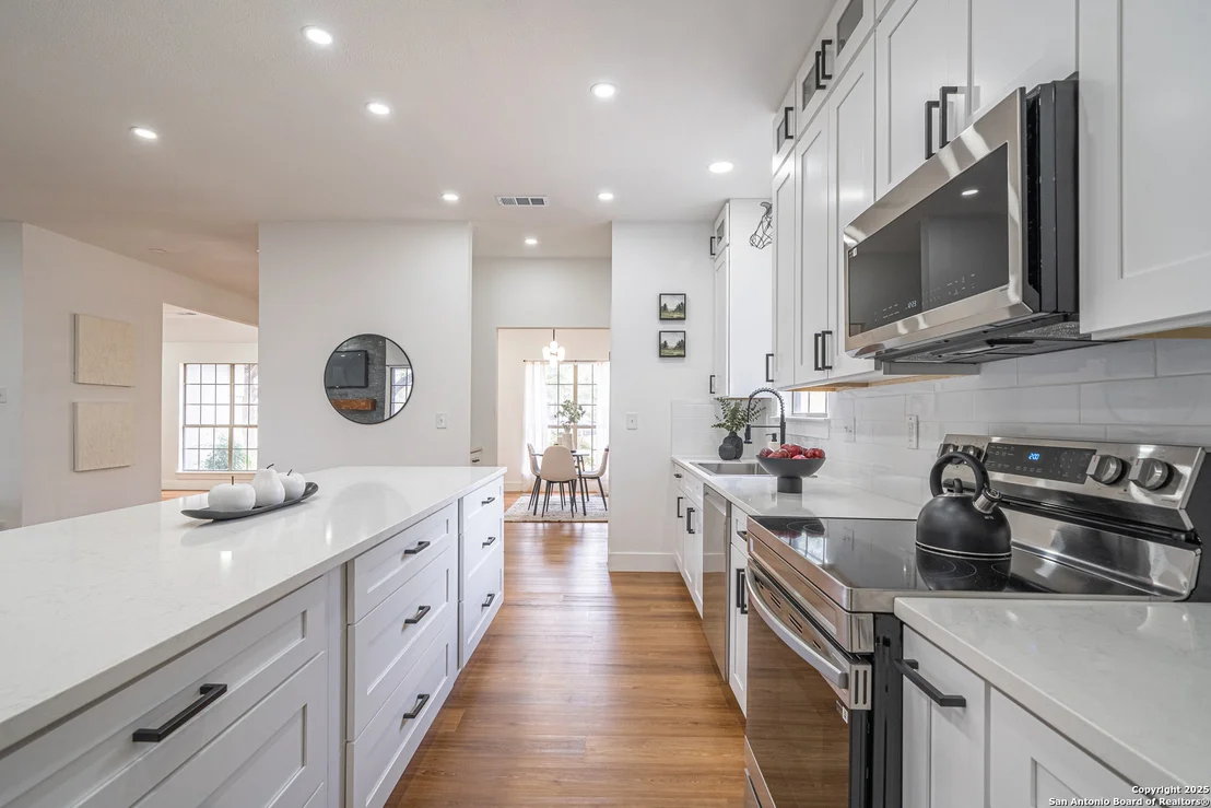 Photo of 122 PALM CIR