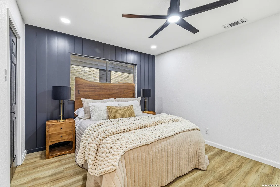 Photo of 6707 FOREST GRV