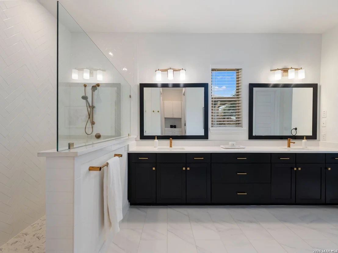 Photo of 3914 Balentine