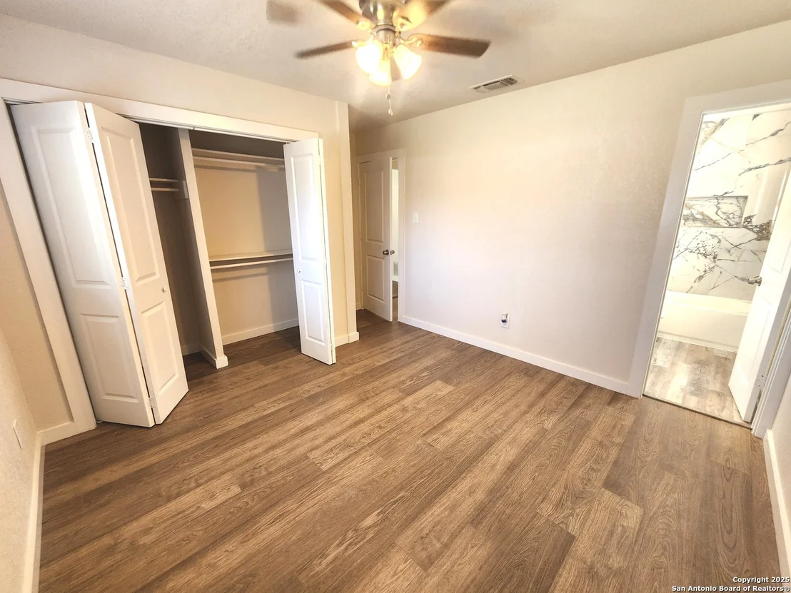 Photo of 5955 Cliff Valley