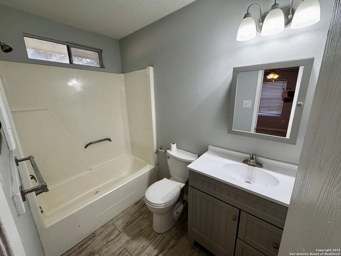 Photo of 512 Low Meadow