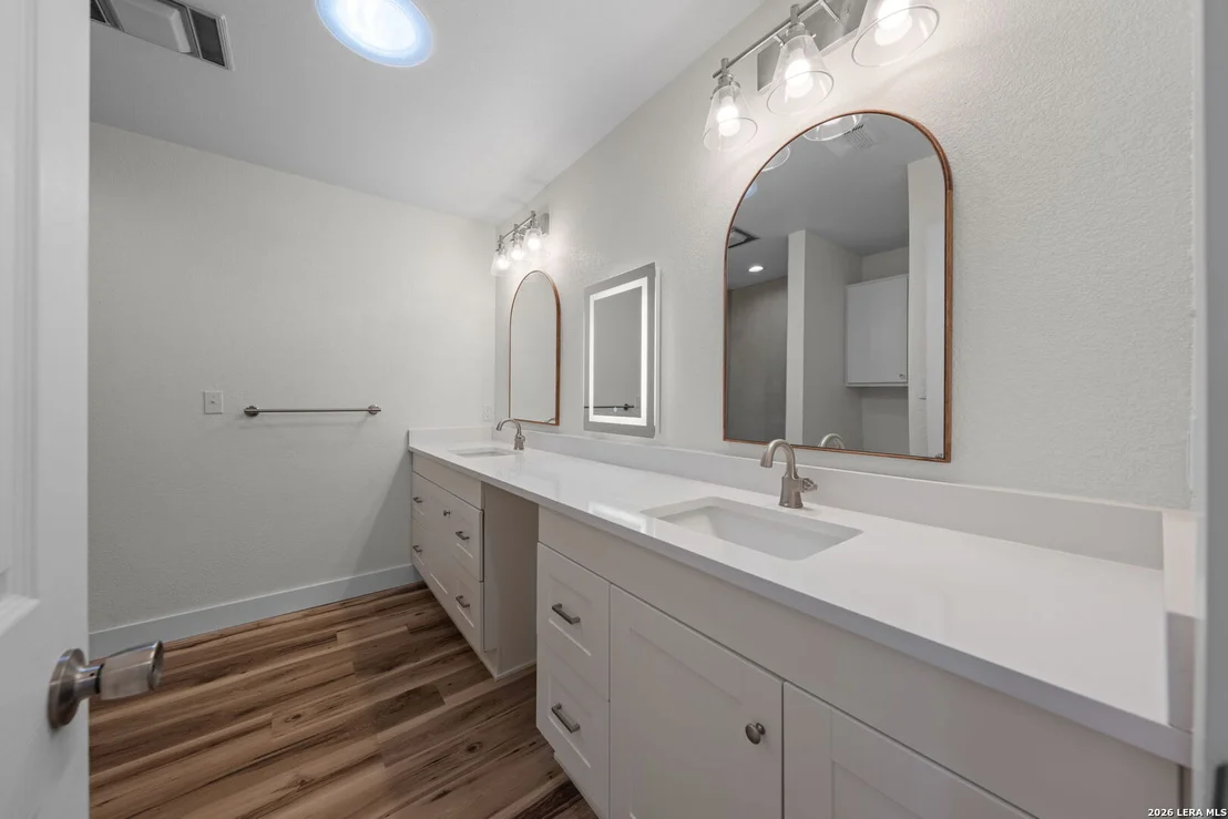 Photo of 100 Riverhill Blvd