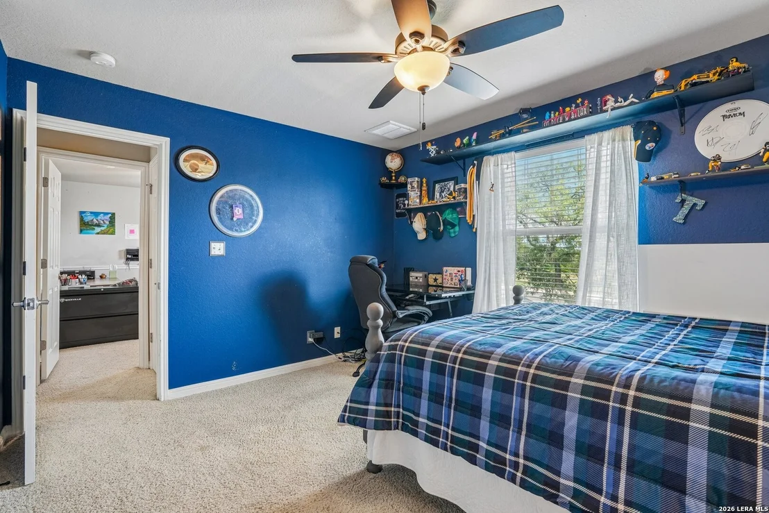 Photo of 990 OAK PARK