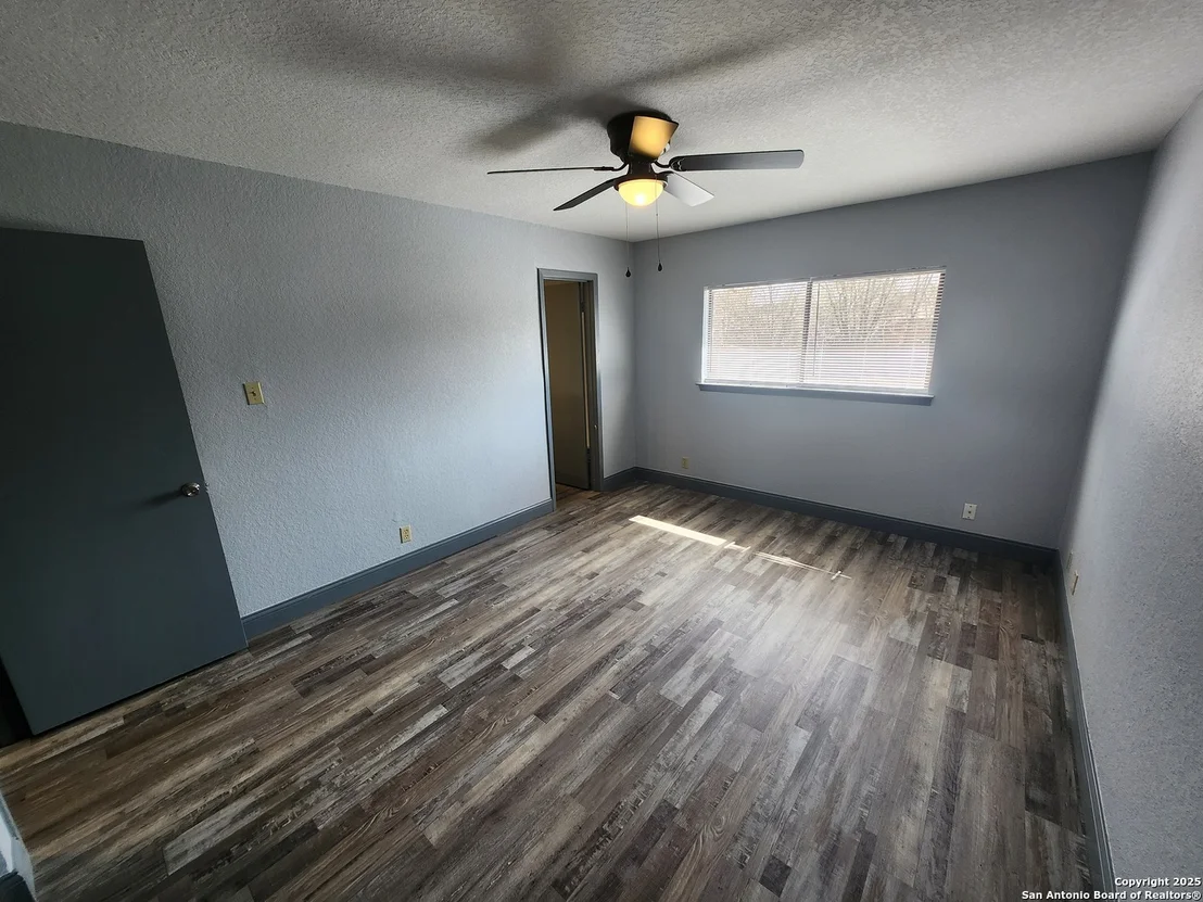 Photo of 918 ROLLING ROCK DR
