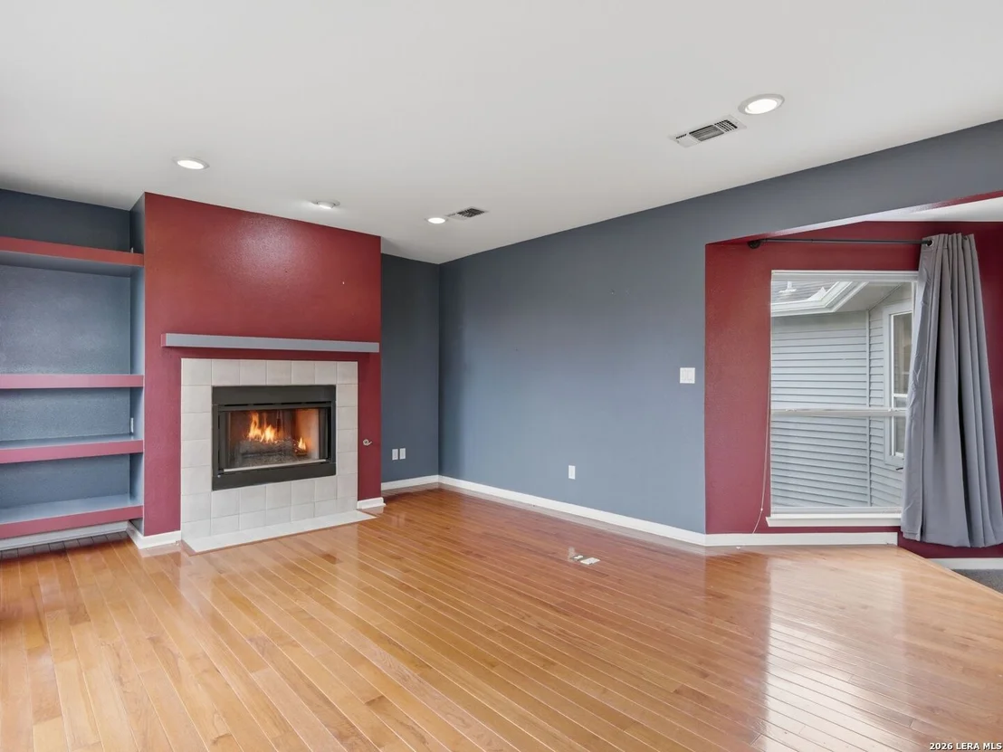 Photo of 968 Queens Dr.