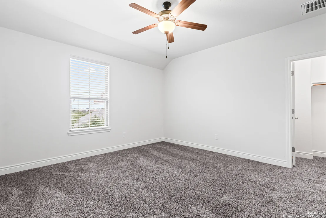 Photo of 427 Evans Oak