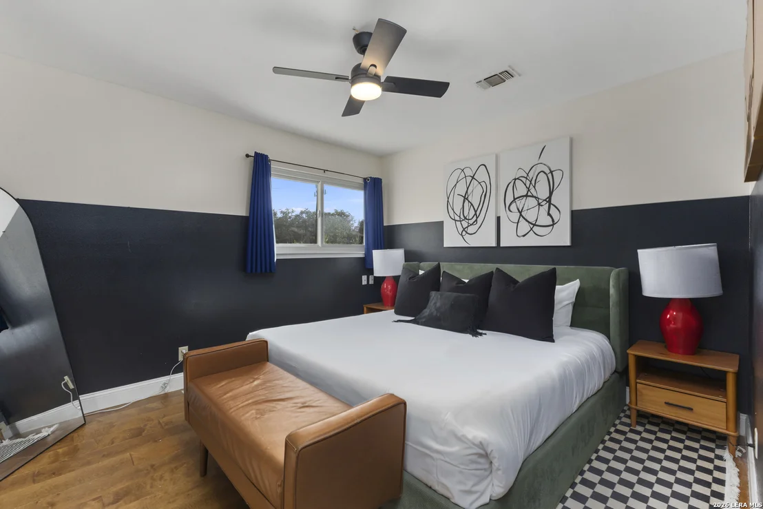 Photo of 10807 Mount Ida