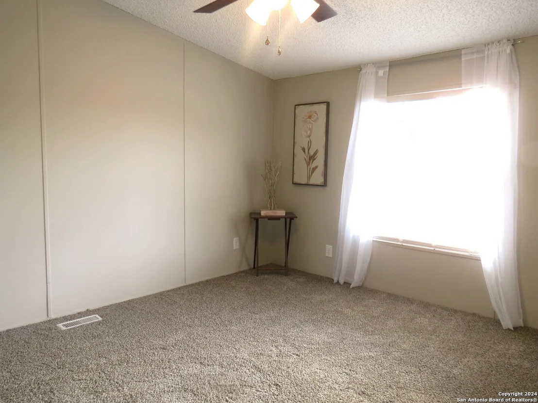 Photo of 315 LORAINE DR