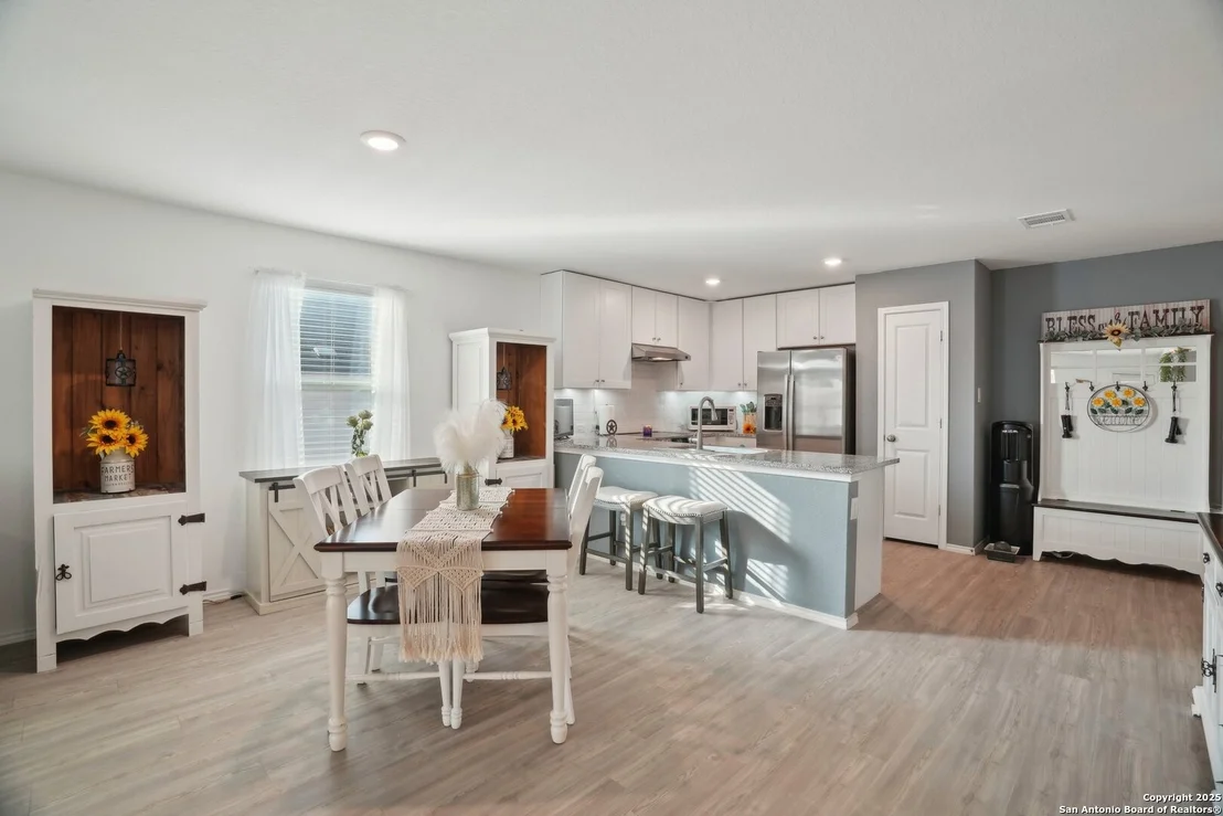 Photo of 5523 Elm Valley