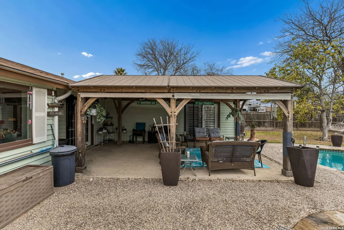 Photo of 218 Whispering Oaks