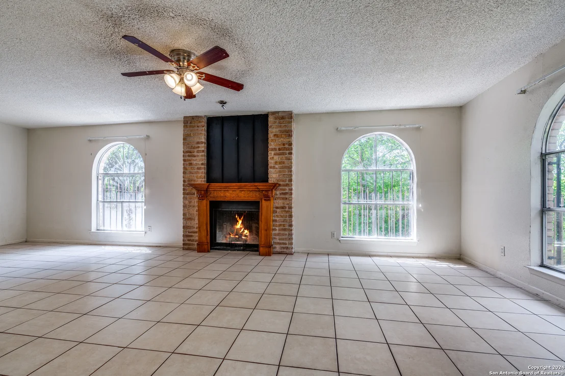 Photo of Unit 40A at 8915 Datapoint Dr