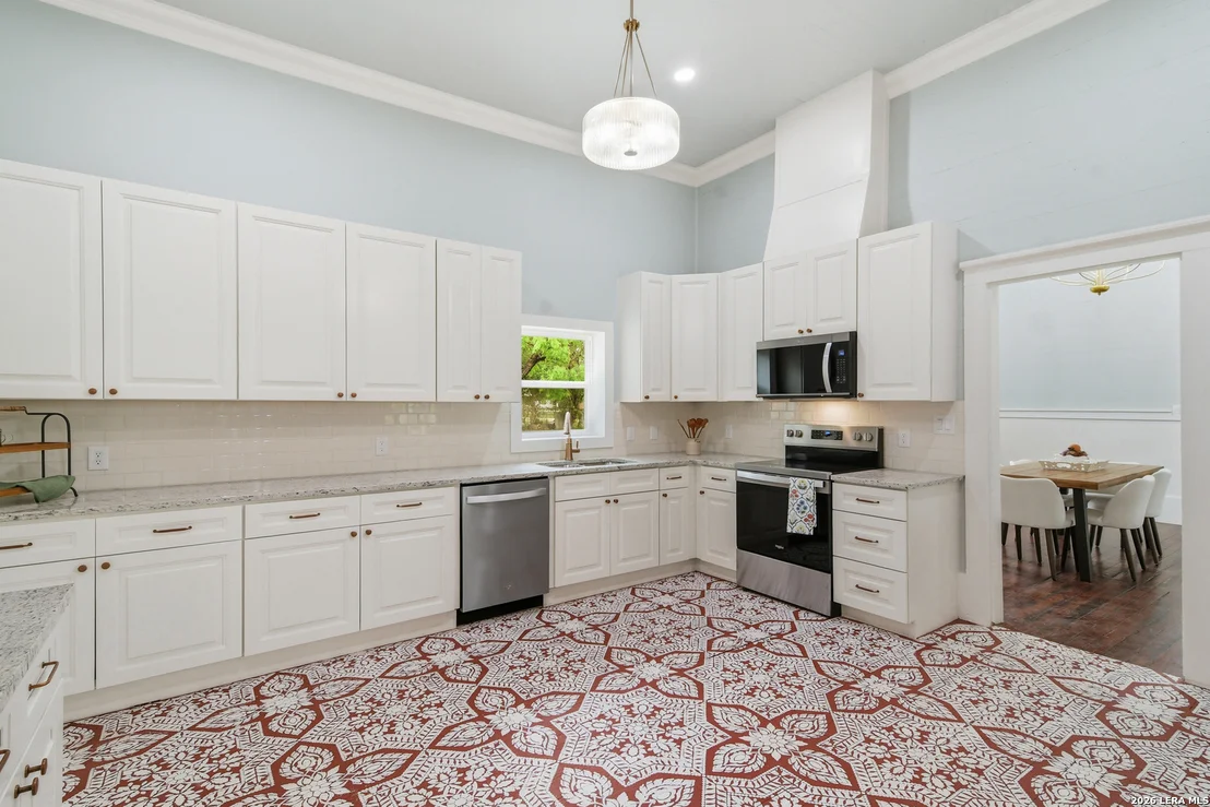 Photo of 309 E Houston Street