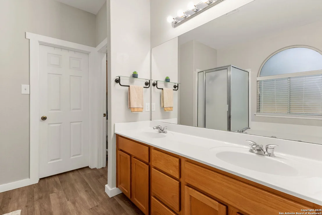 Photo of 321 Alders Gate