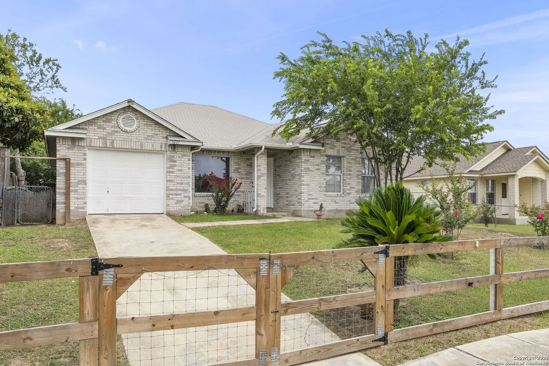 Photo of 5927 Tree View