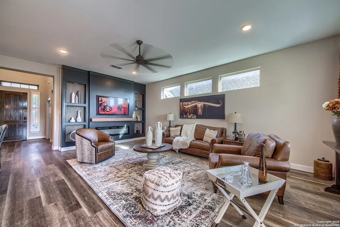 Photo of 950 Lone Cypress