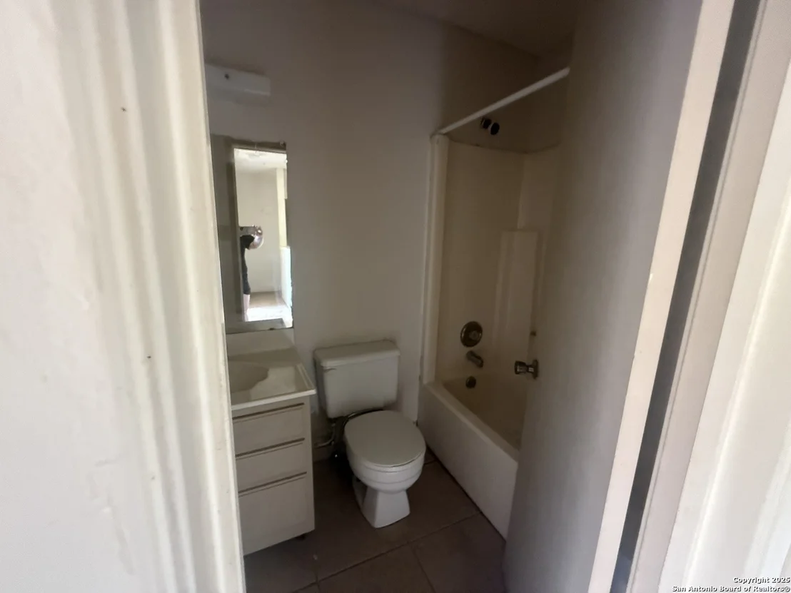 Photo of 10034 Amber Field