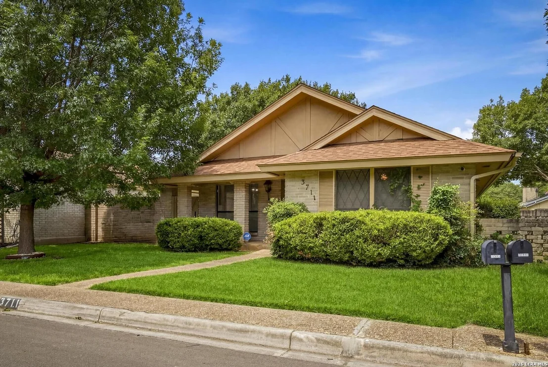 Photo of 3711 HUNTERS CIR