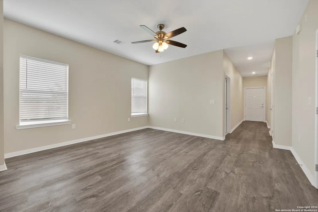 Photo of 519 PRECIOUS DR