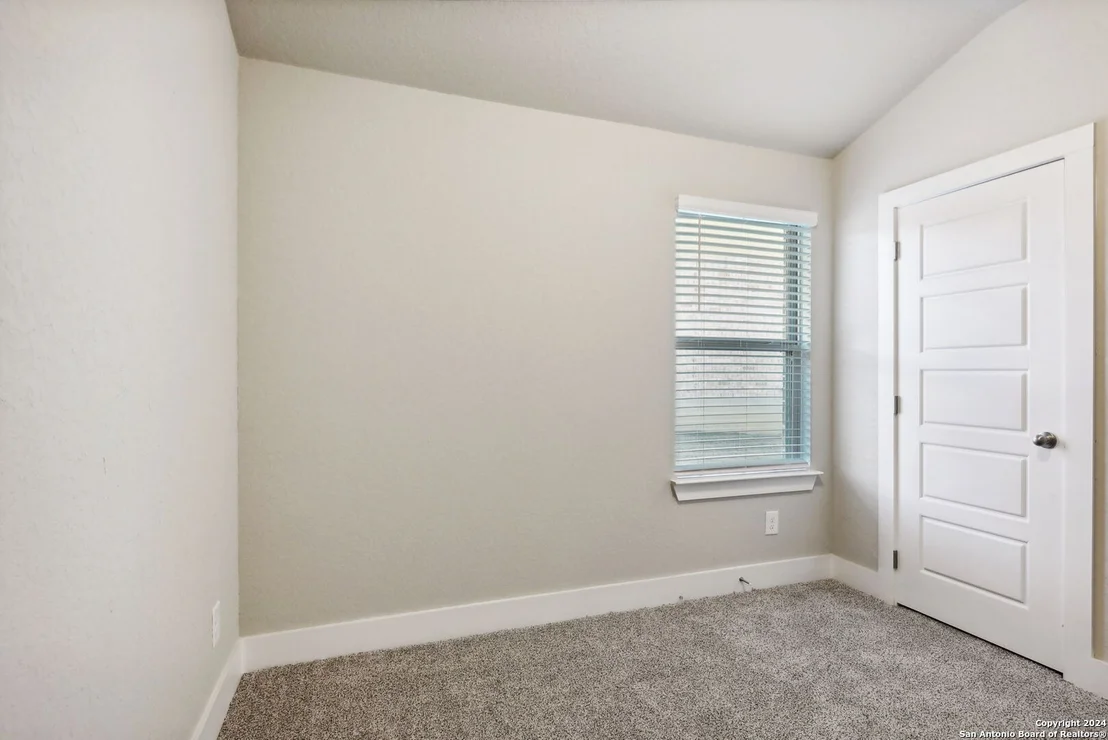 Photo of 6406 Comanche Sky