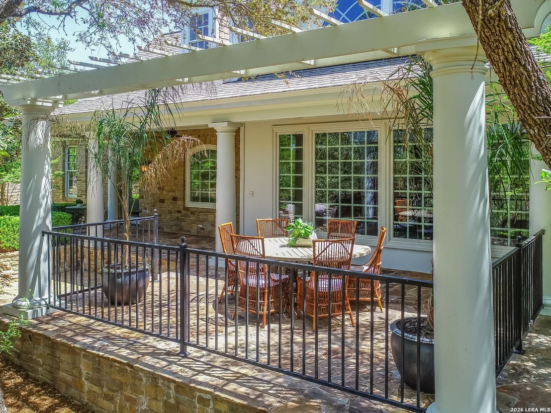 Photo of 914 Moonlight Dr