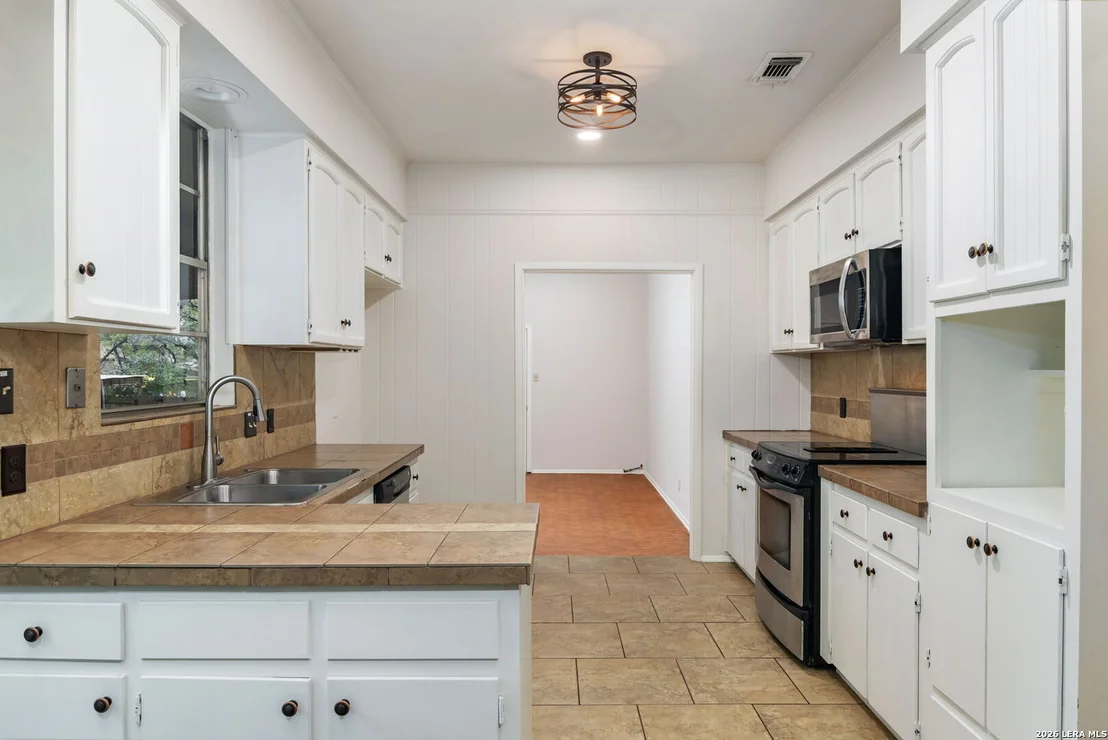 Photo of 3023 COLONY DR