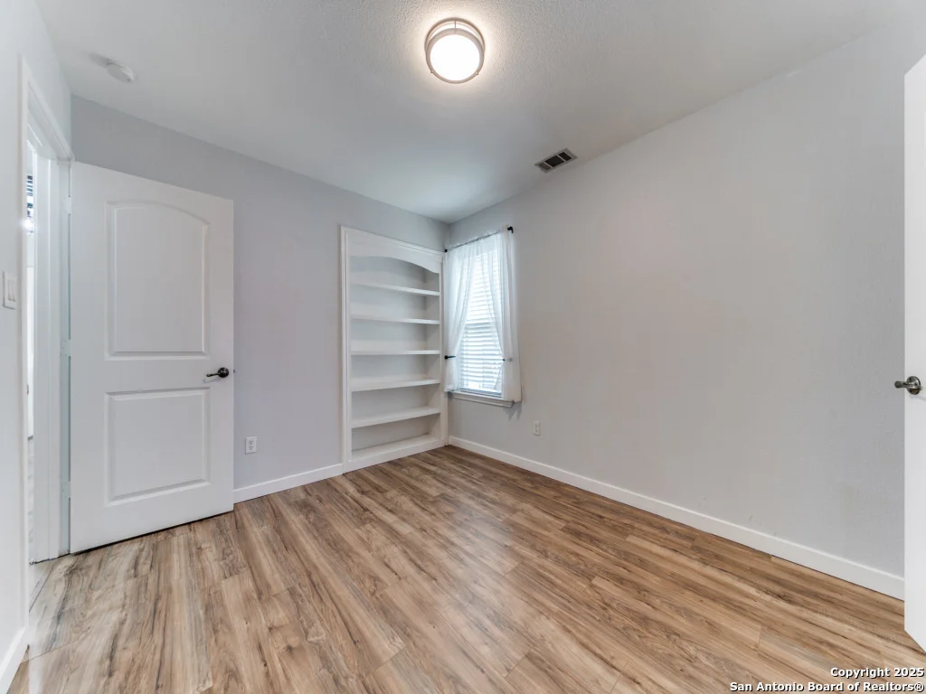 Photo of 651 RIVER VIEW DR