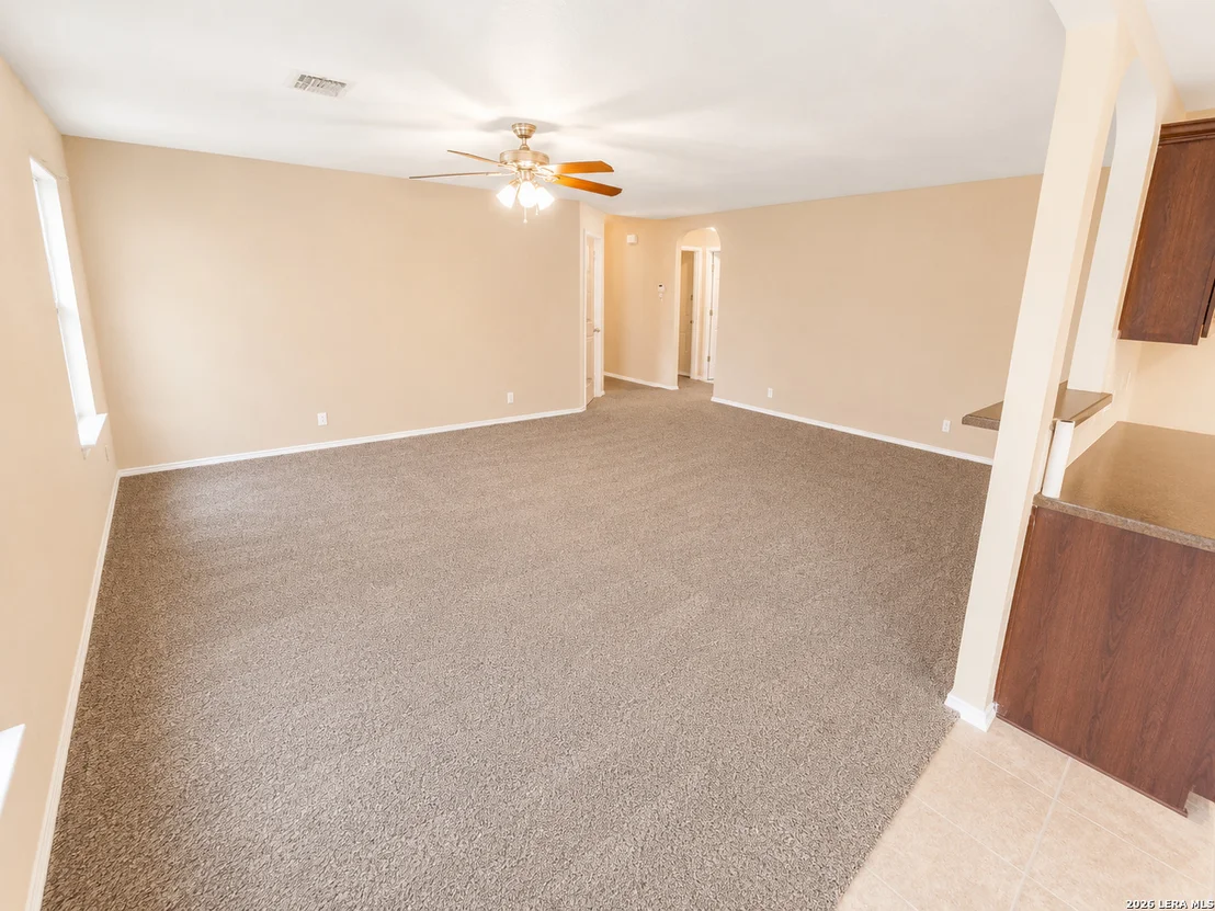Photo of 535 DIANA DR