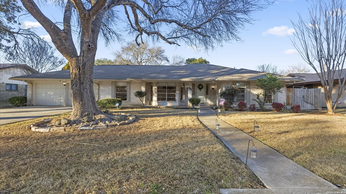 Photo of 425 Crestwind
