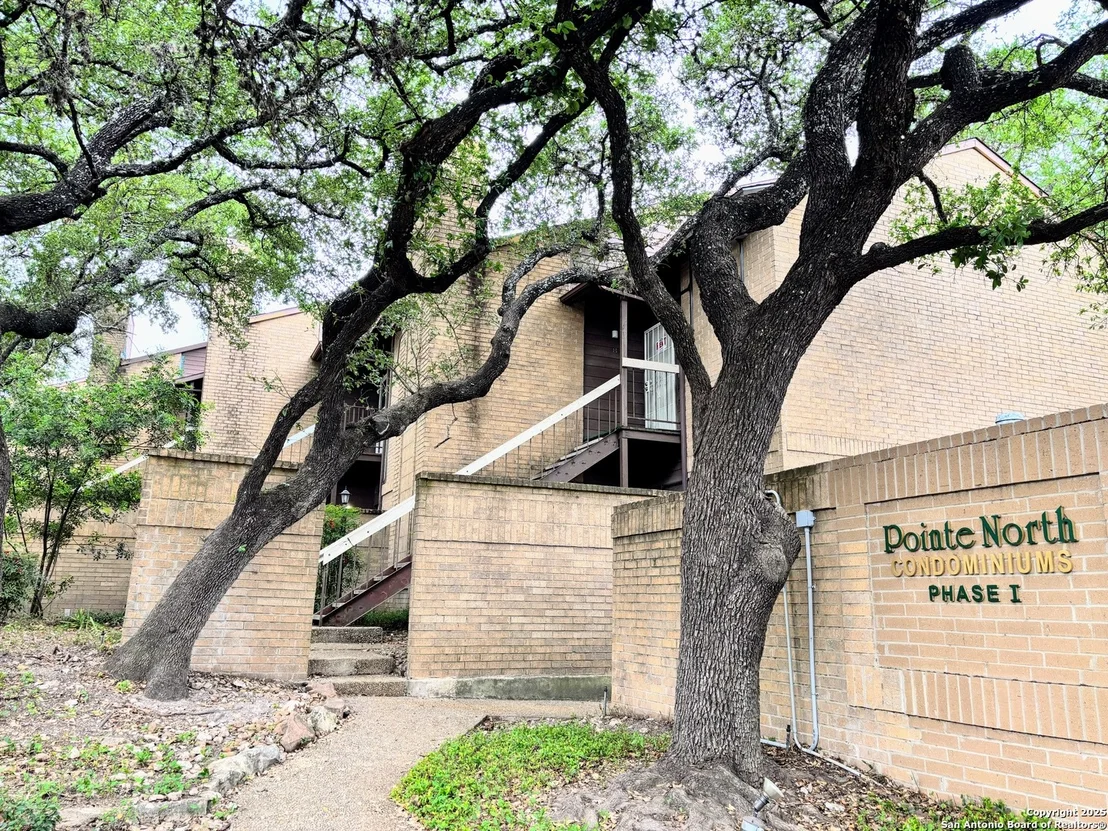 Photo of Unit 4 at 8611 Datapoint