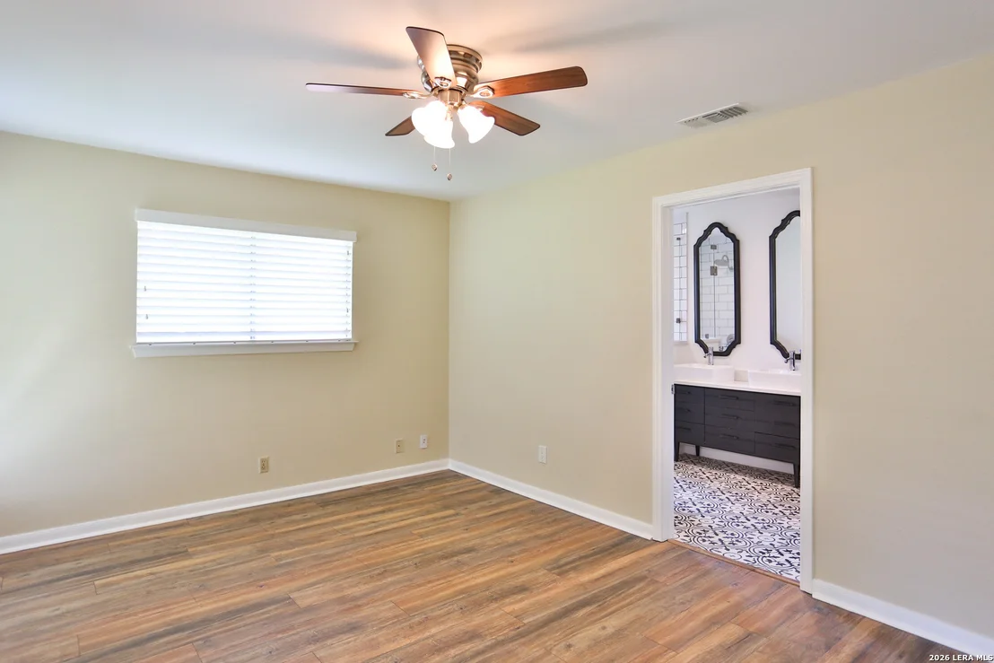 Photo of 131 CREEKSIDE DR